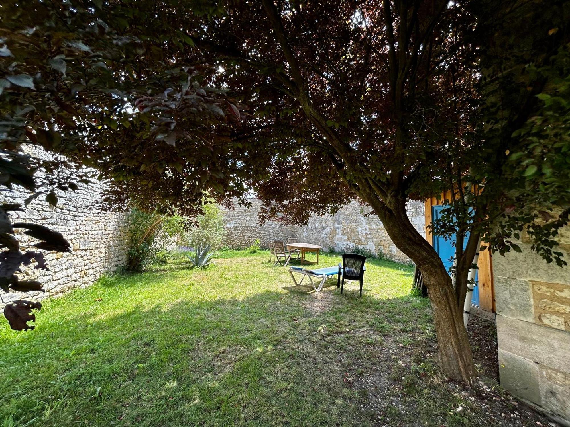 Le Republique - Logements Avec Jardin Situes En Plein Coeur De Ville Et Proche Des Thermes Rochefort  Exterior foto